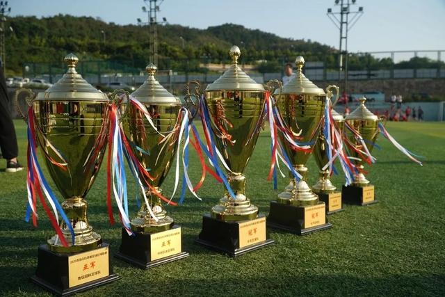 埃克塞特城与哈德斯菲尔德在EFL Trophy中双双获胜